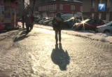 Вологда превратилась в большой каток, люди получают серьезные травмы при падении (видео)