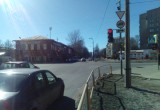 Появилось видео вчерашнего ДТП в Череповце, где автомобиль сбивает ребенка и пенсионера