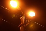 Пять новых уличных фонарей расстреляли в Череповце неизвестные хулиганы