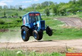 Пьяный тракторист устроил гонки в Шекснинском районе