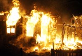 В Бабаевском районе сгорел двухквартирный дом 