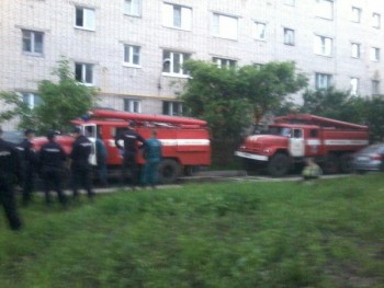 В Вологде на улице Кирпичной горит квартира (ФОТО)