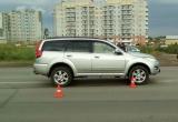 Пешеход-нарушитель попал под колеса иномарки на улице Конева