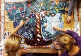 Стены Череповецкой гимназии украсила ручная мозаика