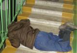 В Череповце в подъезде дома задержан мужчина «под кайфом»
