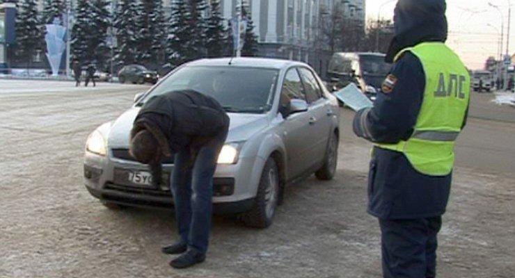 Лишат ли &laquo;прав&raquo; за нечитаемый из-за налипшего снега номер