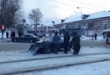 Молодой водитель ВАЗа пострадал в аварии с иномаркой в Череповце