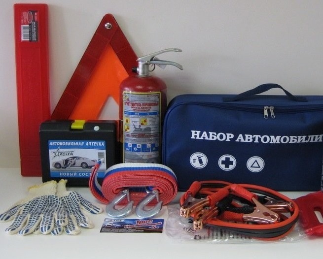 4 обязательных атрибута в автомобиле, без которых можно получить штраф с 18.03.2018 года.