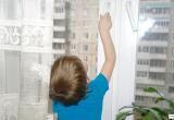 Вторая трагедия за  месяц: маленький ребенок вновь выпал из окна в Череповце