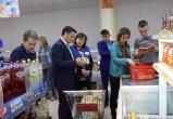 В двух магазинах «Народный контроль» обнаружил килограммы просрочки (ФОТО)
