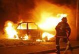 Сразу три автомобиля горело этой ночью на окраине Вологды
