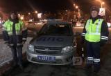 Полицейские потушили иномарку на улице Гончарной в Вологде (ФОТО) 