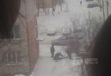 Беззащитный труп вологжанки, выпавшей из окна дома в Завокзальном микрорайоне, пролежал в снегу около трех часов (ФОТО)