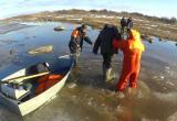 Тонкий лед: троих рыбаков спасли на Кубенском озере