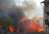 Грандиозный пожар на Клубова в Вологде: горели хозпостройки на 500 квадратных метрах (ФОТО, ВИДЕО)