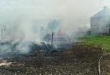 Крупный пожар под Череповцом уничтожил сараи и гараж на 105 квадратных метрах (ФОТО)