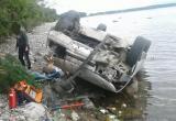 ВАЗ-2110 с пассажирами упал в Онежское озеро