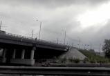 39-летний мужчина спрыгнул с моста в Череповце