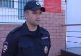 В Великом Устюге полицейский Иван Юферицын услышал крики о помощи и догнал уличного грабителя