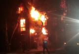 В Вологде снова горит расселенный дом на Козленской