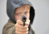 Подросток принес в школу пистолет и открыл стрельбу: назначена проверка
