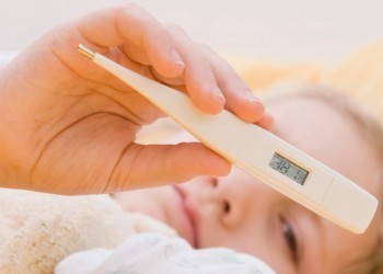 Высокую температуру у ребенка связали не только с вирусами