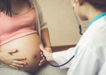 Беременность в условиях пандемии: как защитить себя и будущего ребенка