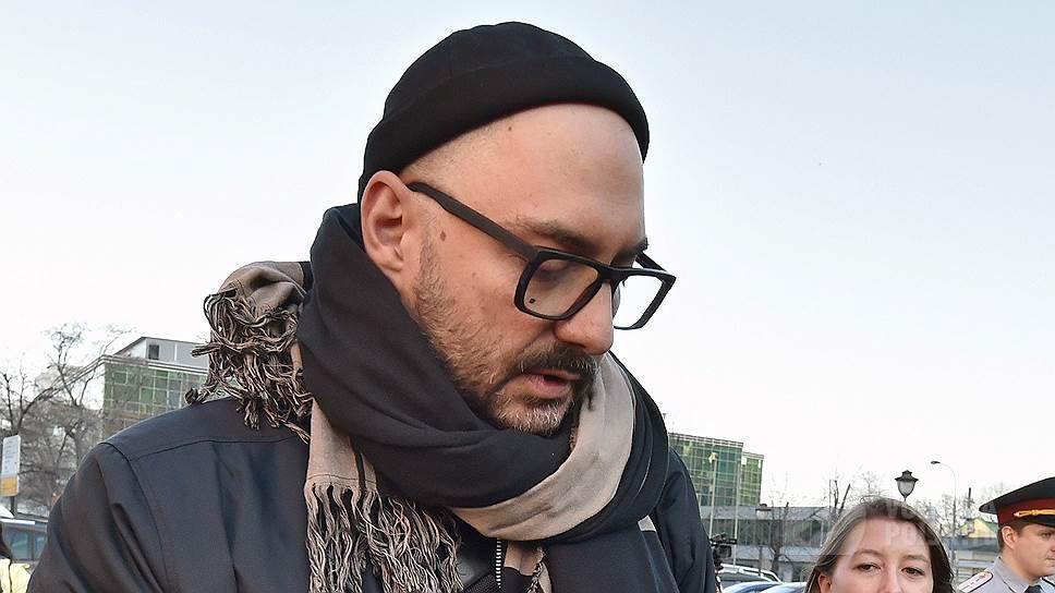 Суд приговорил Кирилла Серебренникова к 3-м годам условно и штрафу в 800 тысяч рублей Суд приговорил Кирилла Серебренникова к 3-м годам условно и штрафу в 800 тысяч рублей