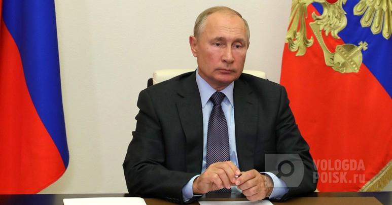 Владимир Путин поручил правительству ввести полный запрет на вывоз из России необработанной или грубо обработанной древесины Владимир Путин поручил правительству ввести полный запрет на вывоз из России необработанной или грубо обработанной древесины