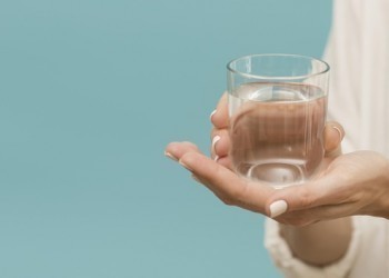 Источник жизни: сколько воды надо выпивать в сутки?