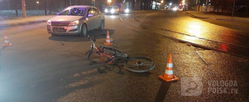 Велосипедист попал под колеса