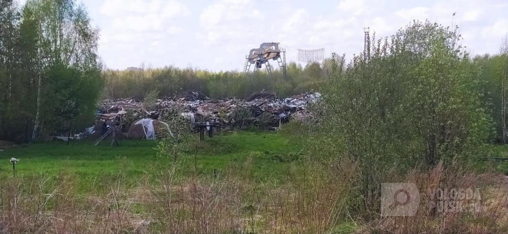 Опасная свалка рядом со станцией Вологда2 Опасная свалка рядом со станцией Вологда2