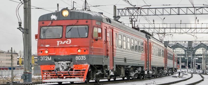 "Остановился поезд": пассажиры обесточенной бабаевской электрички замерзали в Ленобласти