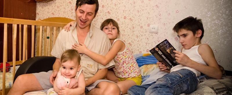 Еще 14 млрд рублей выделит правительство России родителям-одиночкам