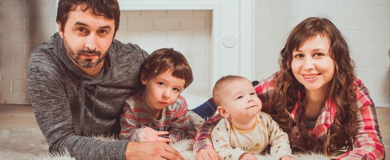 Семьи с детьми на Северо-Западе получают от Сбера более тысячи кредитов в месяц