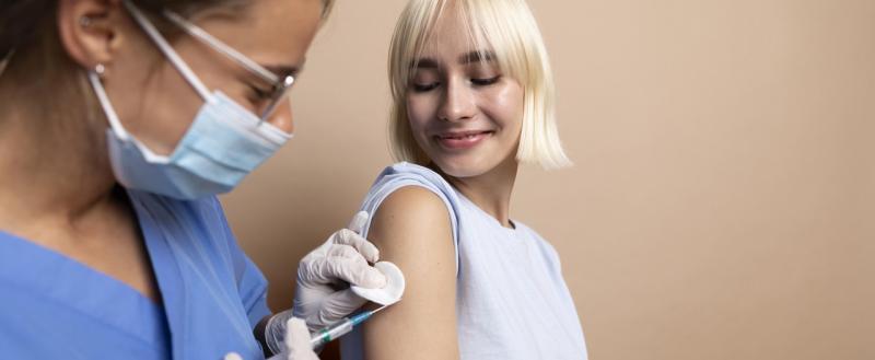 Вологжанам настоятельно рекомендуют вакцинироваться от коронавируса