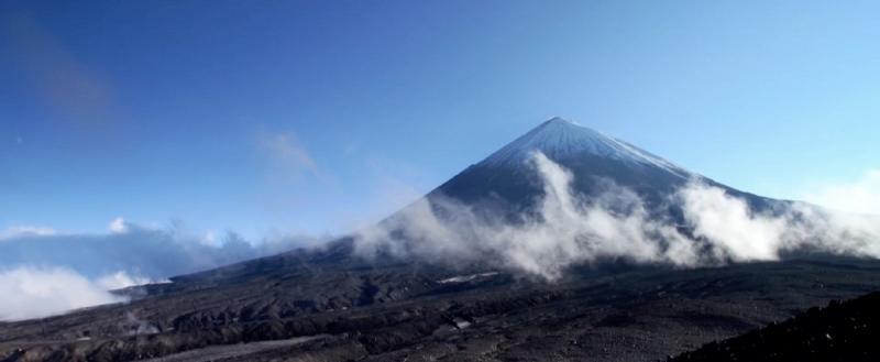 Из двенадцати выжили четверо: что сейчас известно о группе туристов на Ключевском вулкане