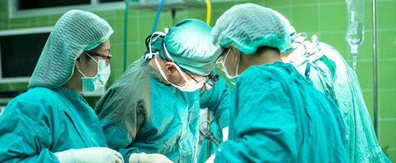 Череповецкие хирурги начали делать операции на щитовидной железе