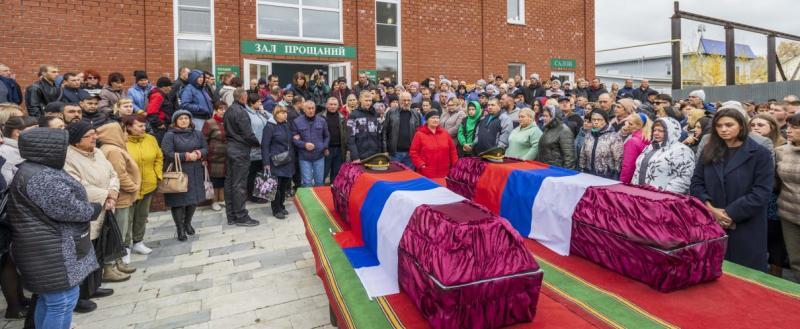Похоронить на родине. Прощание с Антоном Борисовым Коркино. Похороны мобилизованных в Ржеве.