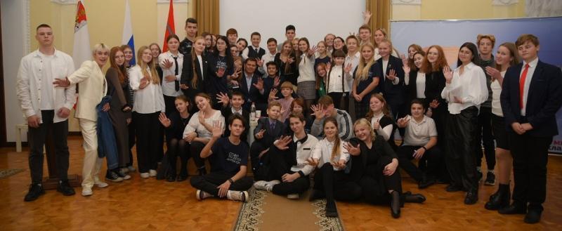 Мэр Вологды Сергей Воропанов пообщался с участниками школьной конференции