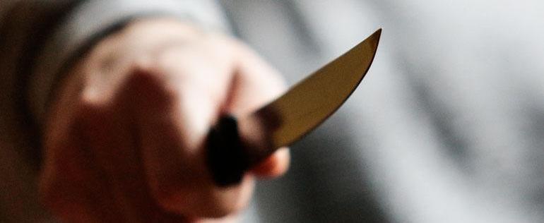 Череповецкая леди подшофе ударом ножа ответила джентльмену на оскорбление