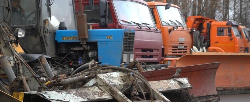 К зимней уборке дорог Вологды подготовлены более 100 единиц техники
