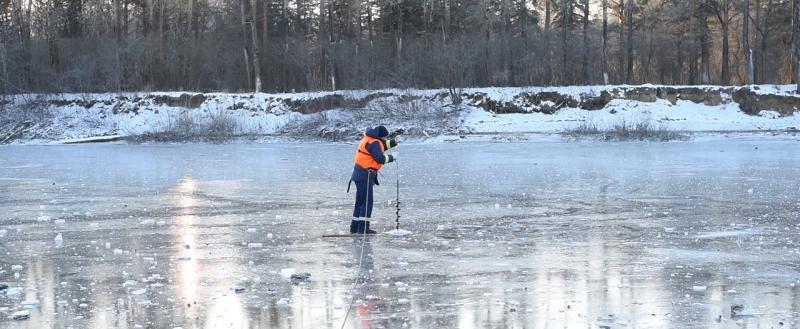 В Вологде спасатели ежедневно мониторят водоемы в период ледостава
