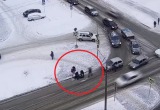Неизвестный водитель в Вологде специально сбил пенсионерку и сбежал с места ДТП