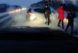 Жуткое ДТП попало на видео: неуправляемая легковушка снесла четырех пешеходов