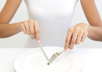 Как длительные промежутки между приемами пищи могут сказаться на работе мозга 