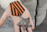 Орден Славы, который заслужил вологжанин, взяв в плен фашиста, вернулся в семью героя