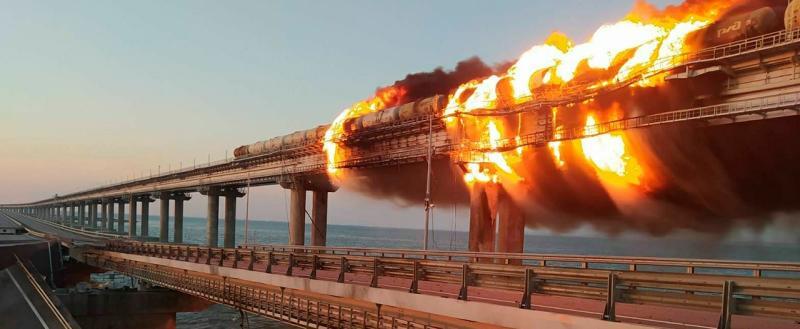Фото: архивное фото взрыва на Крымском мосту в октябре 2022 года 