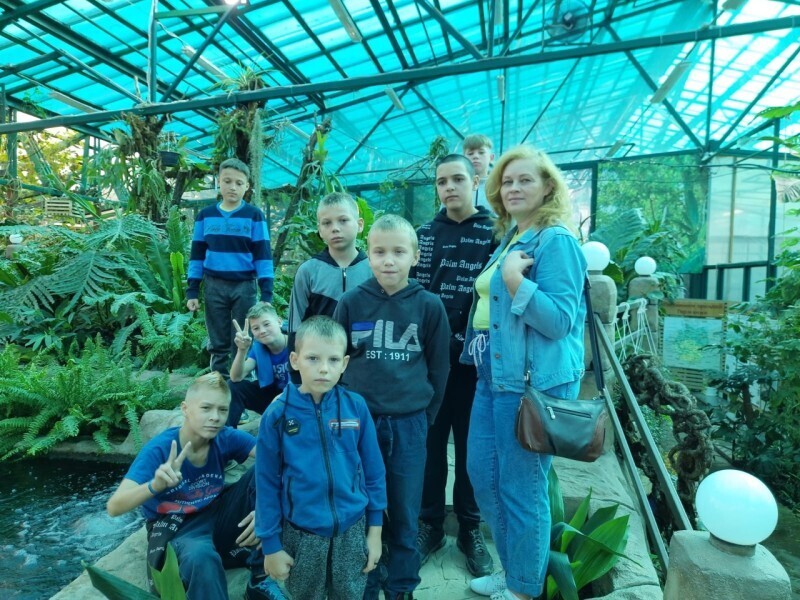 Забота о будущем: Дети из "Харовского центра" насладились увлекательной экскурсией в Ботаническом саду