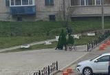 Юным вандалам не дает покоя фигура мамы с коляской, которая недавно появилась на Октябрьской площади
